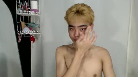 Snapshot of mingkla_man chatting on May 3, 10:10 am mingkla_man online show from May 3, 10:10 am