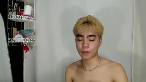 Snapshot of mingkla_man chatting on May 6, 6:46 pm mingkla_man online show from May 6, 6:46 pm
