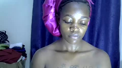Snapshot of mini_charm chatting on July 5, 5:53 pm VERONICA MUTAMBI online show from July 5, 5:53 pm