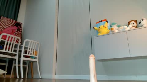 Minji online show from April 11, 1:26 pm