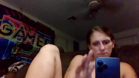 Snapshot of minnie2sexi chatting on June 24, 7:18 am Minnie online show from June 24, 7:18 am