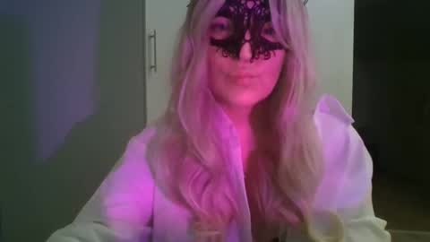 Margo online show from November 17, 4:57 pm