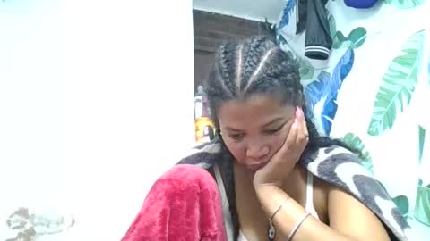 Snapshot of miora620846 chatting on June 2, 1:07 am miora620846 online show from June 2, 1:07 am