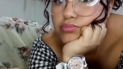 Snapshot of mira_cherry chatting on October 18, 5:21 am mira_cherry online show from October 18, 5:21 am