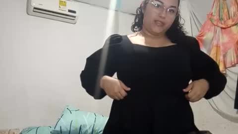 Snapshot of mira_cherry chatting on October 19, 6:14 am mira_cherry online show from October 19, 6:14 am