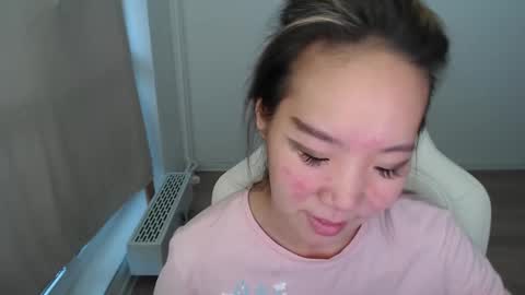 mira_g online show from November 6, 9:54 am