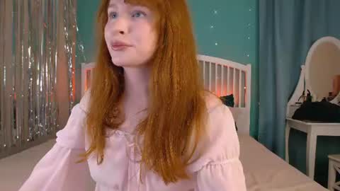 Snapshot of mira_glace chatting on June 25, 10:20 am Mira3 online show from June 25, 10:20 am