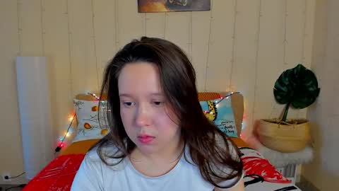 Snapshot of mira_karter chatting on May 2, 2:16 am Mira online show from May 2, 2:16 am