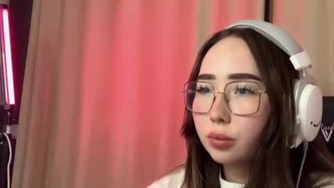 mira_light_ online show from October 10, 3:22 pm