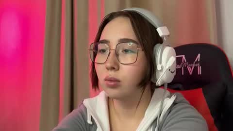 mira_light_ online show from October 20, 3:12 pm