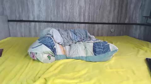 Snapshot of mira_one_ chatting on June 29, 10:15 am mira_one_ online show from June 29, 10:15 am