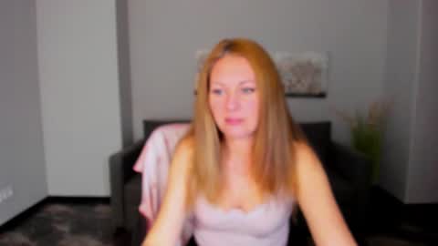 Snapshot of mira_whites chatting on February 7, 6:45 am Mira online show from February 7, 6:45 am