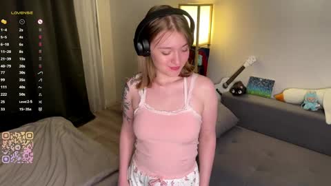 Mira online show from April 4, 8:06 pm