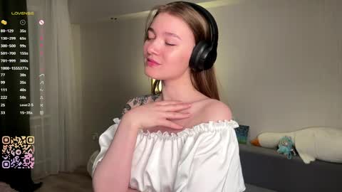 Mira online show from April 6, 8:54 pm