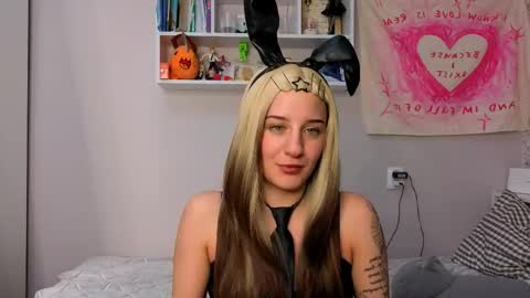 Cassie online show from April 28, 7:52 pm