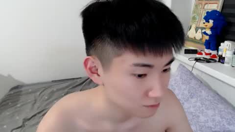 Snapshot of miram_yoo chatting on May 17, 8:05 pm online show from May 17, 8:05 pm