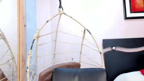    online show from March 30, 12:06 pm