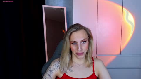 Snapshot of miraraid chatting on December 18, 8:31 am miraraid online show from December 18, 8:31 am