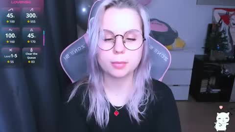 Snapshot of miray_kuriyama chatting on February 2, 8:29 pm Kira online show from February 2, 8:29 pm