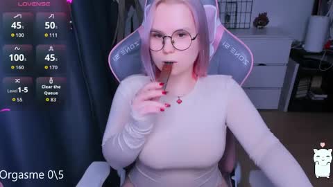 Kira online show from April 20, 7:26 pm