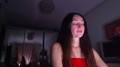 Snapshot of mirelisse chatting on June 14, 9:17 pm Christina online show from June 14, 9:17 pm