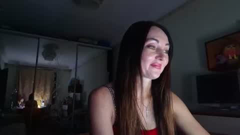 Snapshot of mirelisse chatting on June 22, 9:56 pm Christina online show from June 22, 9:56 pm