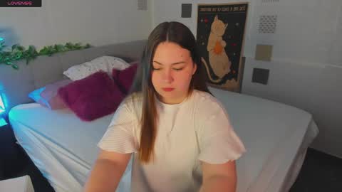 Snapshot of mireyalin chatting on May 19, 5:25 am Mireya online show from May 19, 5:25 am