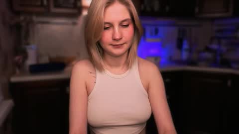 Snapshot of mirrameow chatting on November 18, 3:05 pm Mira online show from November 18, 3:05 pm