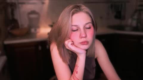 Snapshot of mirrameow chatting on November 27, 7:16 pm Mira online show from November 27, 7:16 pm