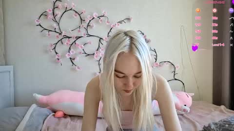 MisaMew online show from April 26, 9:29 am