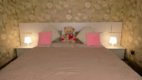 mishapallmer online show from March 27, 10:48 am