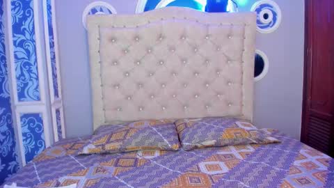 Snapshot of mishell_lovely chatting on December 18, 12:11 pm Mishell online show from December 18, 12:11 pm