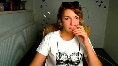 Snapshot of mishelle_blondie chatting on July 12, 5:42 am Mishelle online show from July 12, 5:42 am
