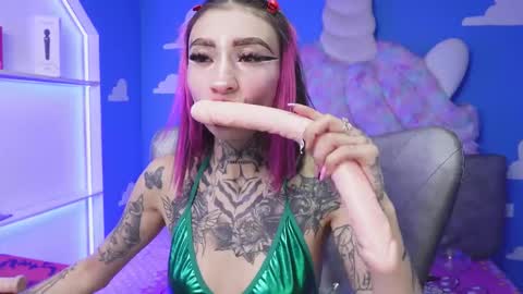 miss___angel online show from October 20, 6:08 pm