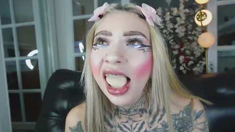 Snapshot of miss___angel chatting on February 4, 11:16 am miss___angel online show from February 4, 11:16 am