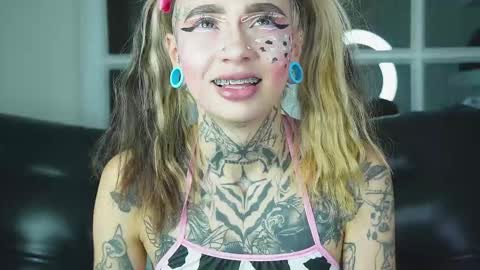 Snapshot of miss___angel chatting on March 4, 10:32 am miss___angel online show from March 4, 10:32 am