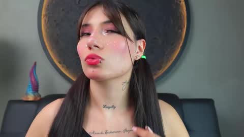 Snapshot of miss___charlotte chatting on March 18, 6:11 pm Charlotte online show from March 18, 6:11 pm