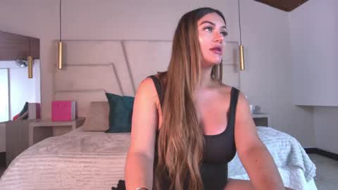 Snapshot of miss__ary_ chatting on April 24, 11:45 am miss__ary_ online show from April 24, 11:45 am