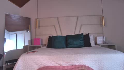 Snapshot of miss__ary_ chatting on May 6, 11:59 am miss__ary_ online show from May 6, 11:59 am