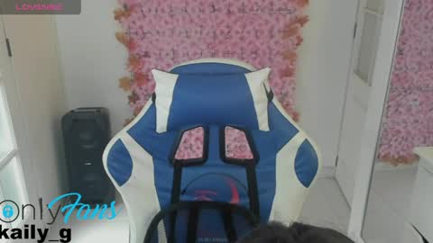 miss_adams01 online show from April 8, 7:47 pm