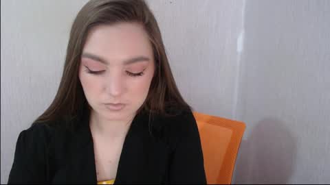 Snapshot of miss_azalea chatting on April 22, 12:18 pm Georgia online show from April 22, 12:18 pm