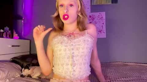 Anya online show from April 12, 9:42 pm