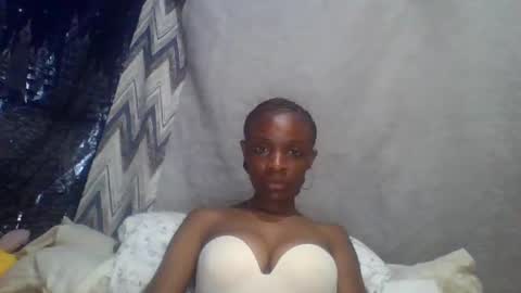 Snapshot of miss_belllo chatting on February 4, 7:40 am miss_belllo online show from February 4, 7:40 am