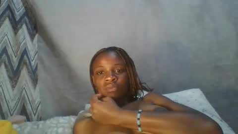 Snapshot of miss_belllo chatting on February 26, 9:21 am miss_belllo online show from February 26, 9:21 am