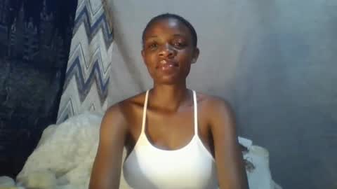 Snapshot of miss_belllo chatting on February 27, 7:12 am miss_belllo online show from February 27, 7:12 am