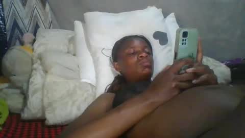 Snapshot of miss_belllo chatting on March 12, 9:55 am miss_belllo online show from March 12, 9:55 am