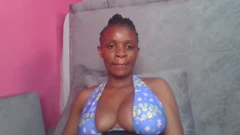 Snapshot of miss_belllo chatting on September 17, 5:09 am miss_belllo online show from September 17, 5:09 am