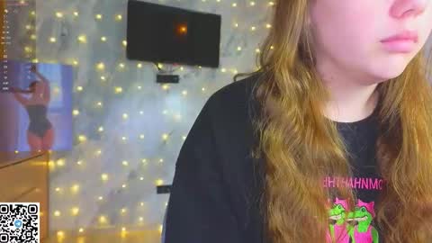 Snapshot of miss_bubbles chatting on December 18, 11:22 pm Sandy online show from December 18, 11:22 pm