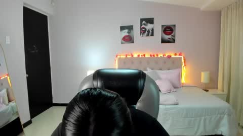 Snapshot of miss_cataleya__ chatting on April 22, 11:34 am Cataleya online show from April 22, 11:34 am