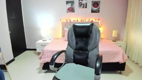 Snapshot of miss_cataleya__ chatting on May 23, 11:25 am Cataleya online show from May 23, 11:25 am